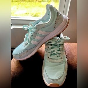 Adidas Retrorun Trainers (Women’s)
